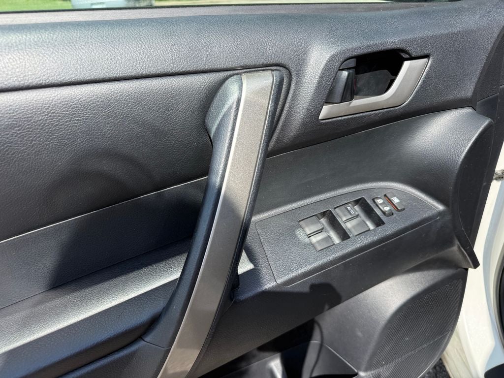 2013 Toyota Highlander SE
