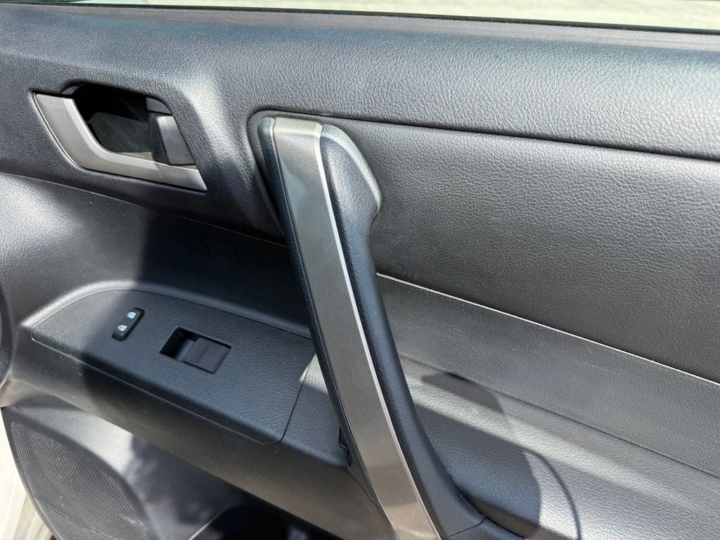 2013 Toyota Highlander SE