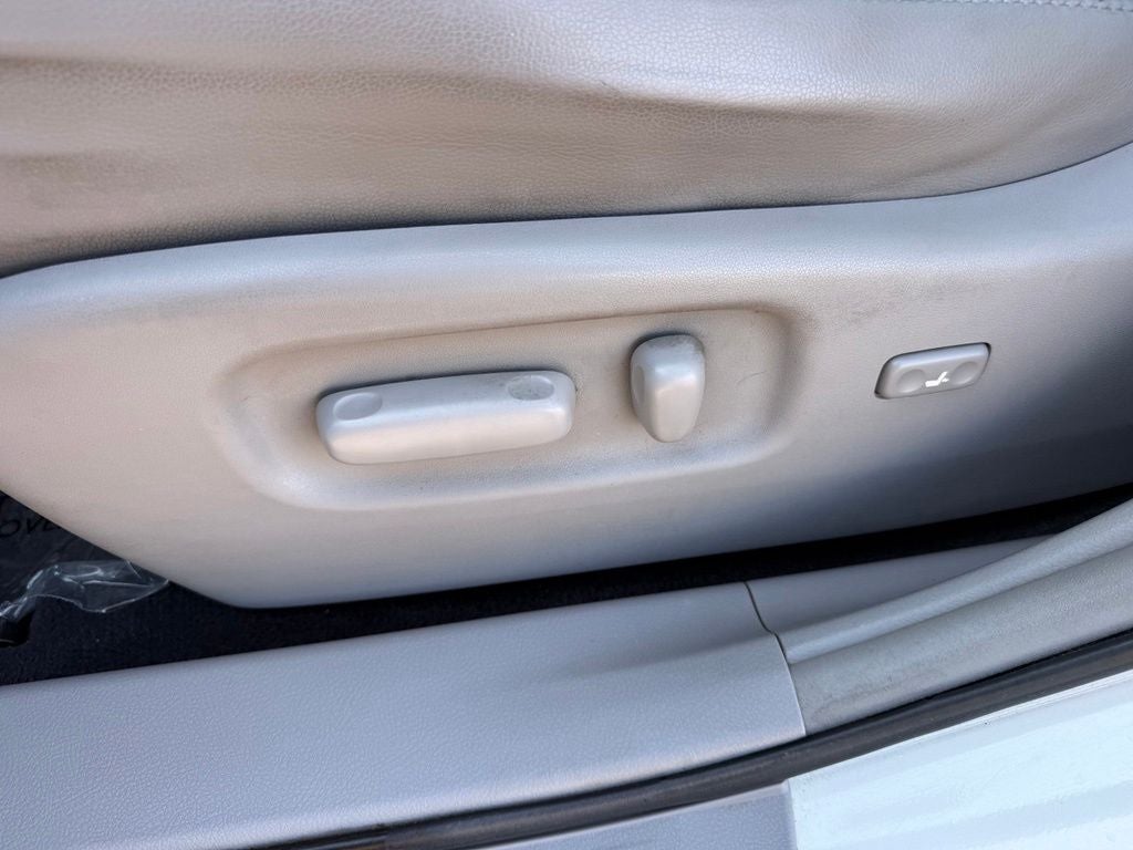 2012 Toyota Highlander SE