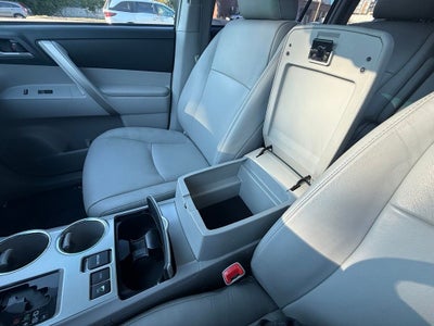 2012 Toyota Highlander SE