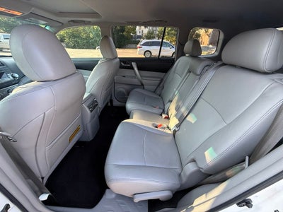 2012 Toyota Highlander SE