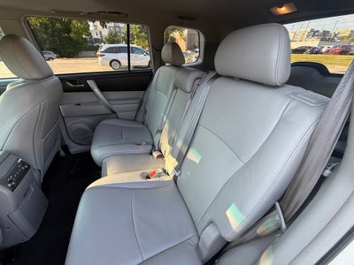 2012 Toyota Highlander SE