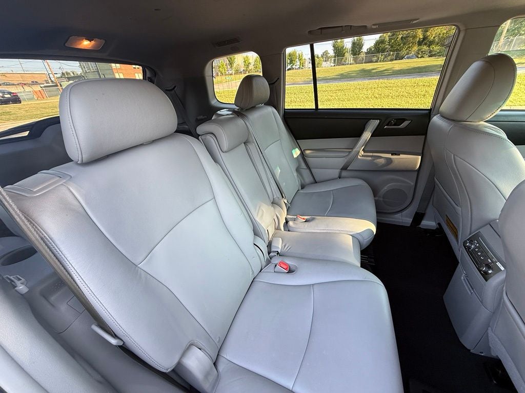 2012 Toyota Highlander SE