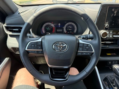 2025 Toyota Highlander XSE