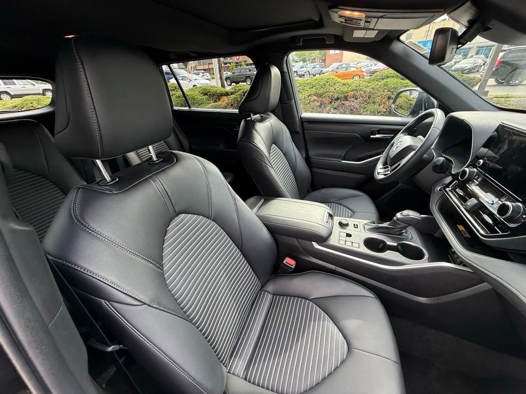 2025 Toyota Highlander XSE