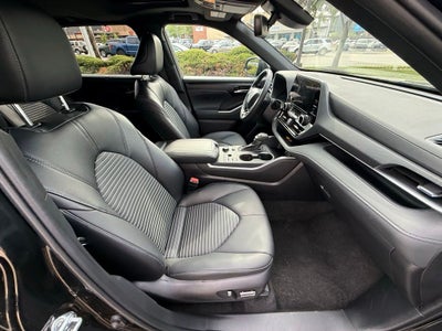 2025 Toyota Highlander XSE