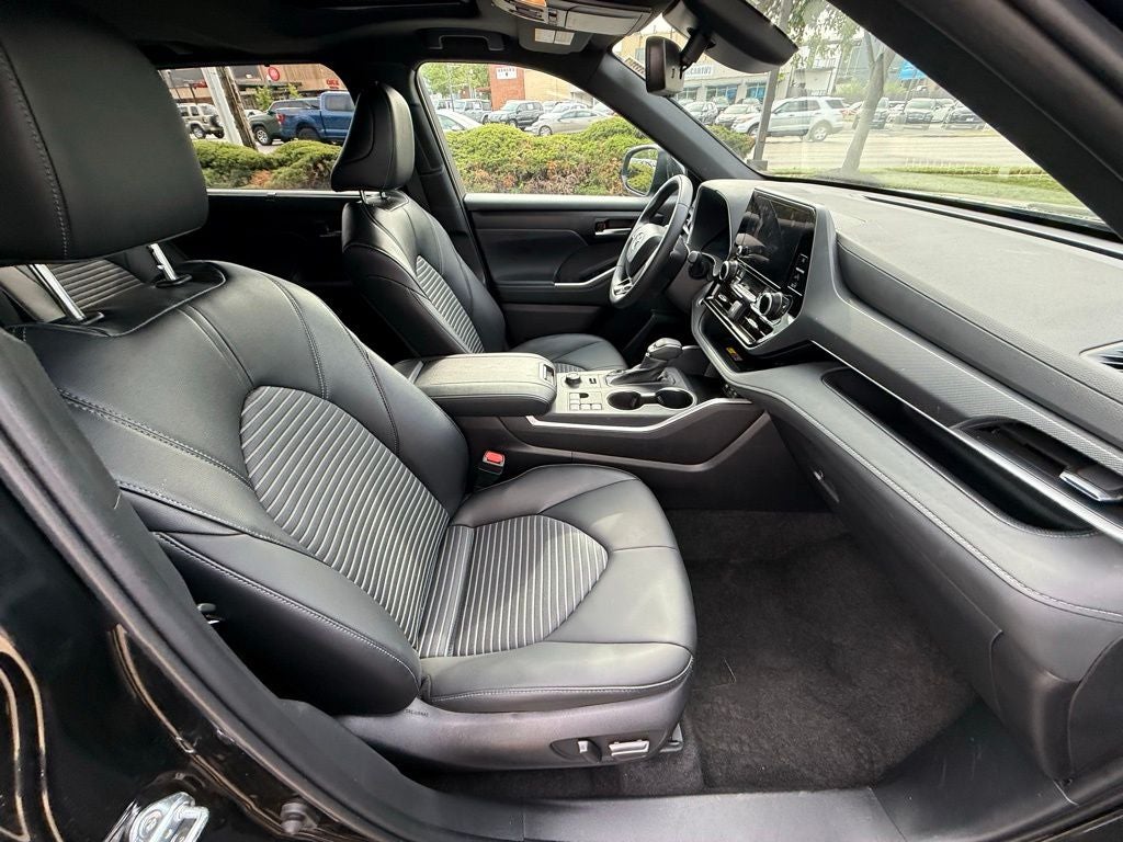 2025 Toyota Highlander XSE