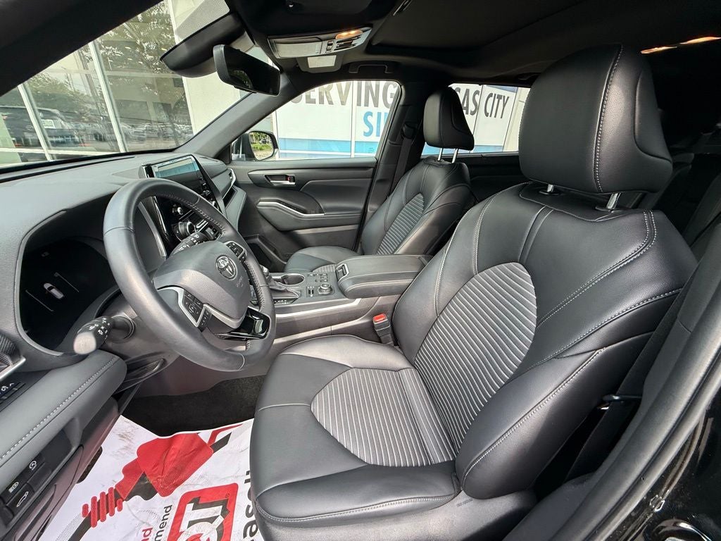 2025 Toyota Highlander XSE