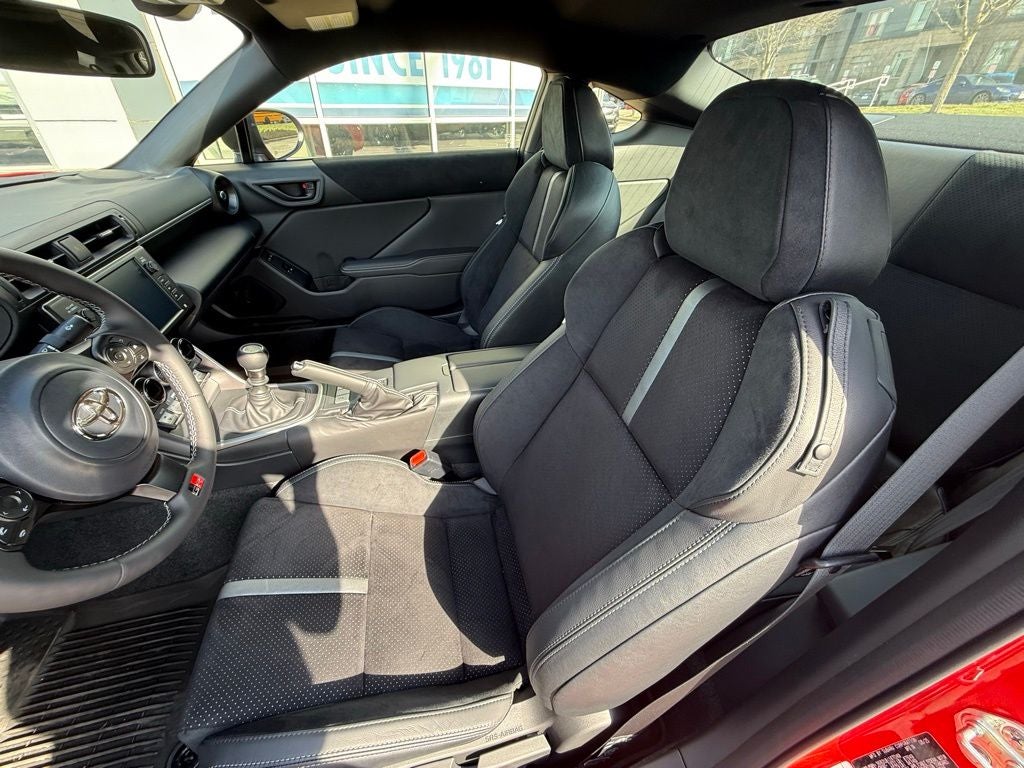 2025 Toyota GR86 Premium