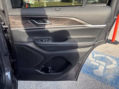 2023 Jeep Grand Cherokee Limited 4x2