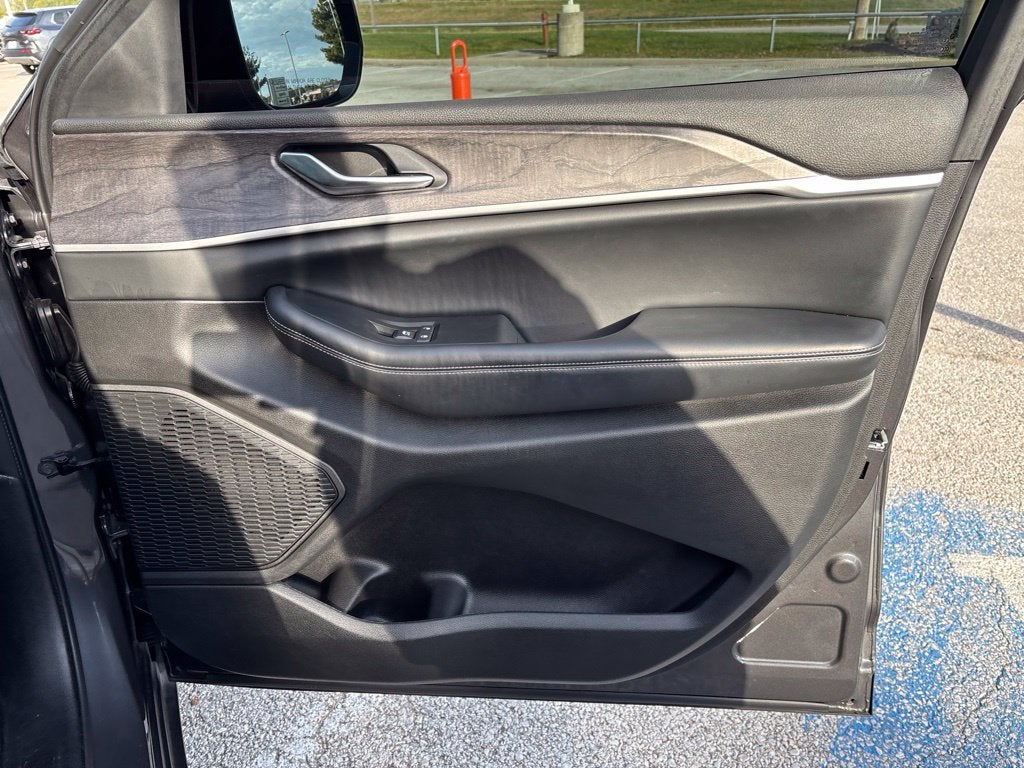 2023 Jeep Grand Cherokee Limited 4x2