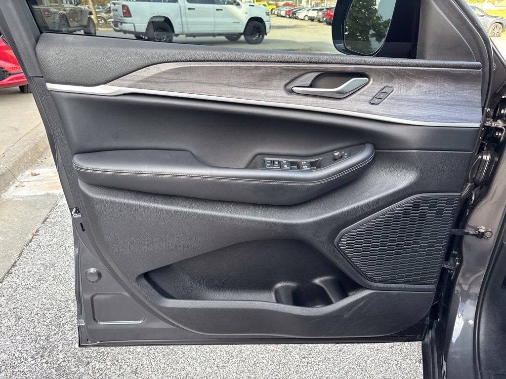 2023 Jeep Grand Cherokee Limited 4x2