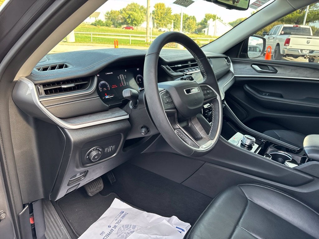 2023 Jeep Grand Cherokee Limited 4x2