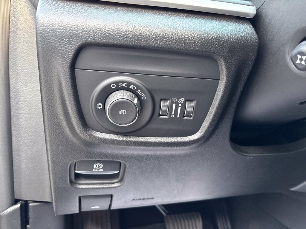 2023 Jeep Grand Cherokee Limited 4x2