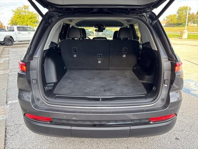 2023 Jeep Grand Cherokee Limited 4x2