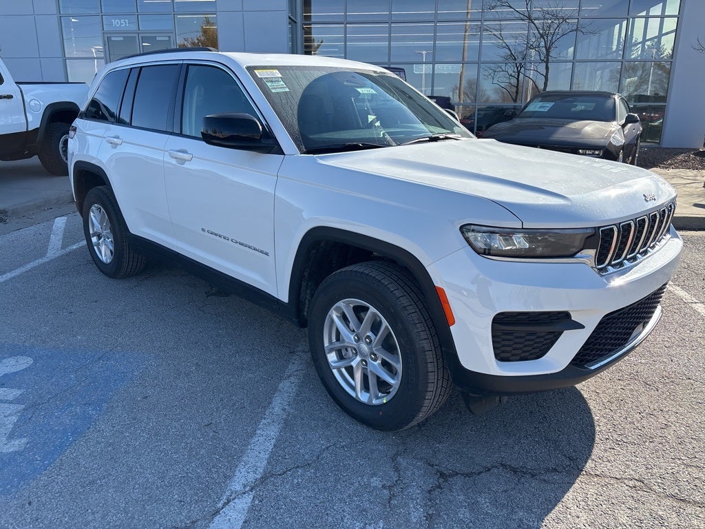 2026 Jeep Grand Cherokee Laredo