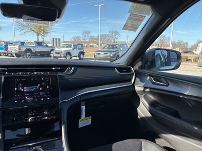 2026 Jeep Grand Cherokee Laredo