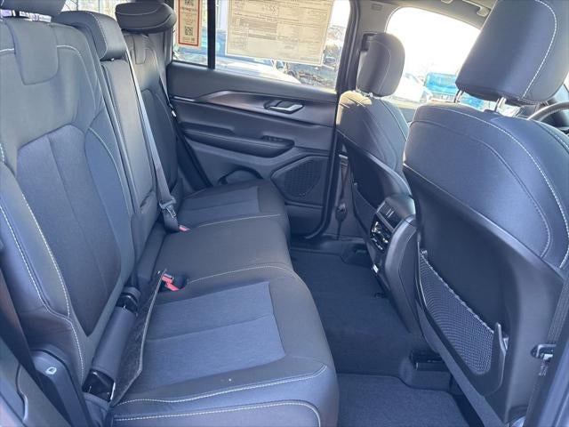 2026 Jeep Grand Cherokee GRAND CHEROKEE LAREDO X 4X4