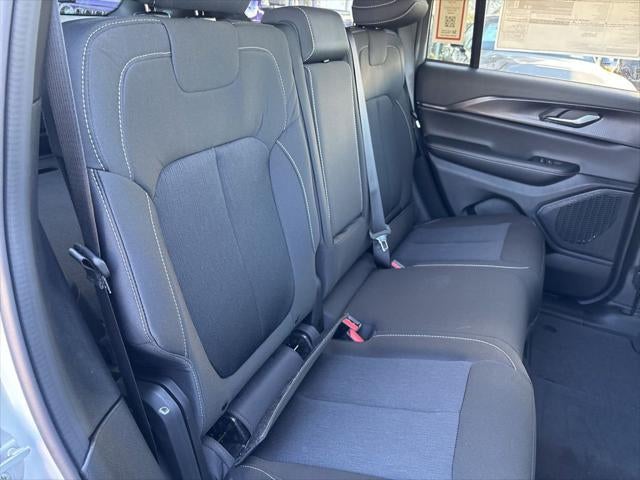 2026 Jeep Grand Cherokee GRAND CHEROKEE LAREDO X 4X4