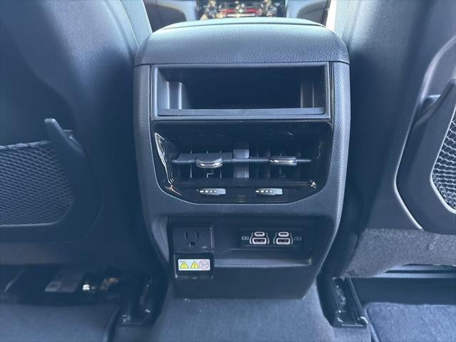 2026 Jeep Grand Cherokee GRAND CHEROKEE LAREDO X 4X4