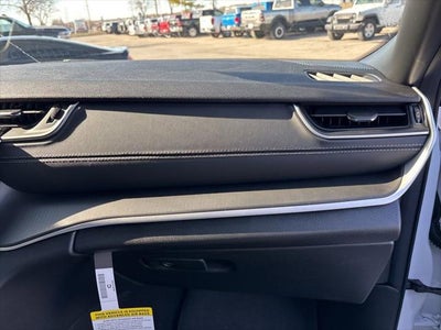 2026 Jeep Grand Cherokee GRAND CHEROKEE LAREDO X 4X4