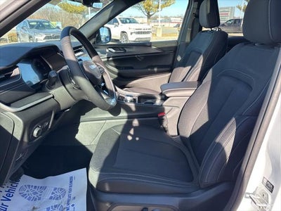 2026 Jeep Grand Cherokee GRAND CHEROKEE LAREDO X 4X4
