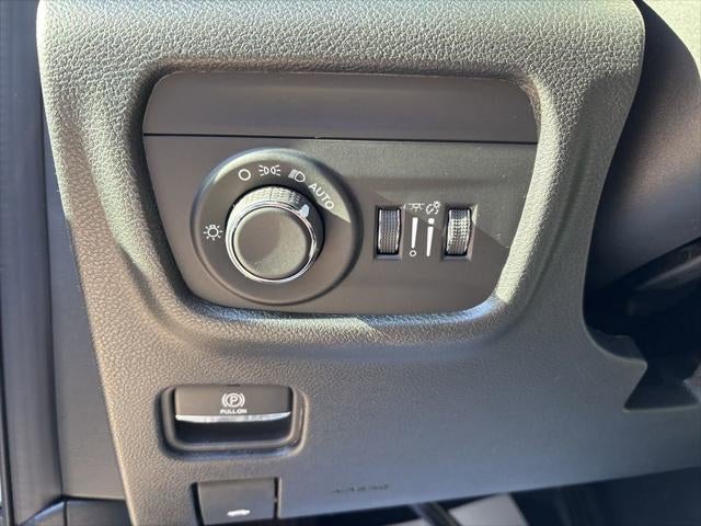 2026 Jeep Grand Cherokee GRAND CHEROKEE LAREDO X 4X4