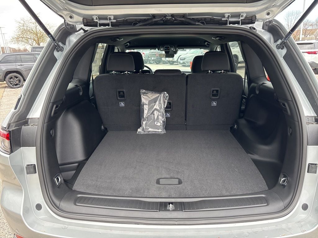 2026 Jeep Grand Cherokee Laredo