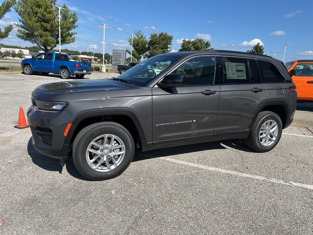 2025 Jeep Grand Cherokee Laredo