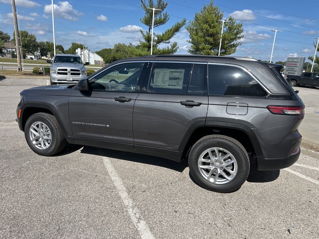 2025 Jeep Grand Cherokee Laredo