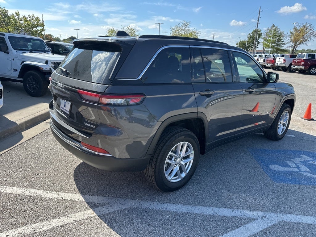 2025 Jeep Grand Cherokee Laredo