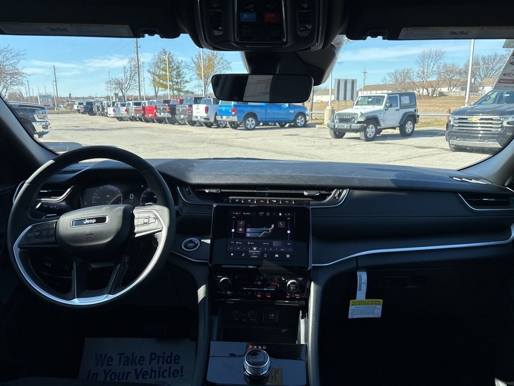 2026 Jeep Grand Cherokee Laredo