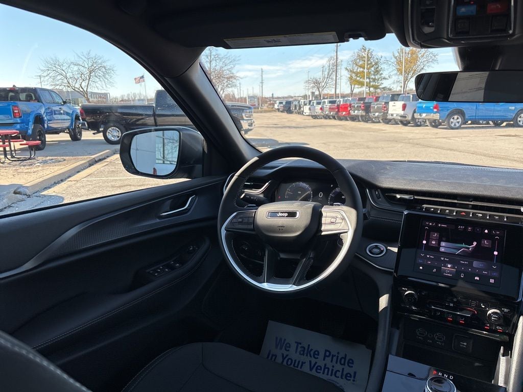 2026 Jeep Grand Cherokee Laredo