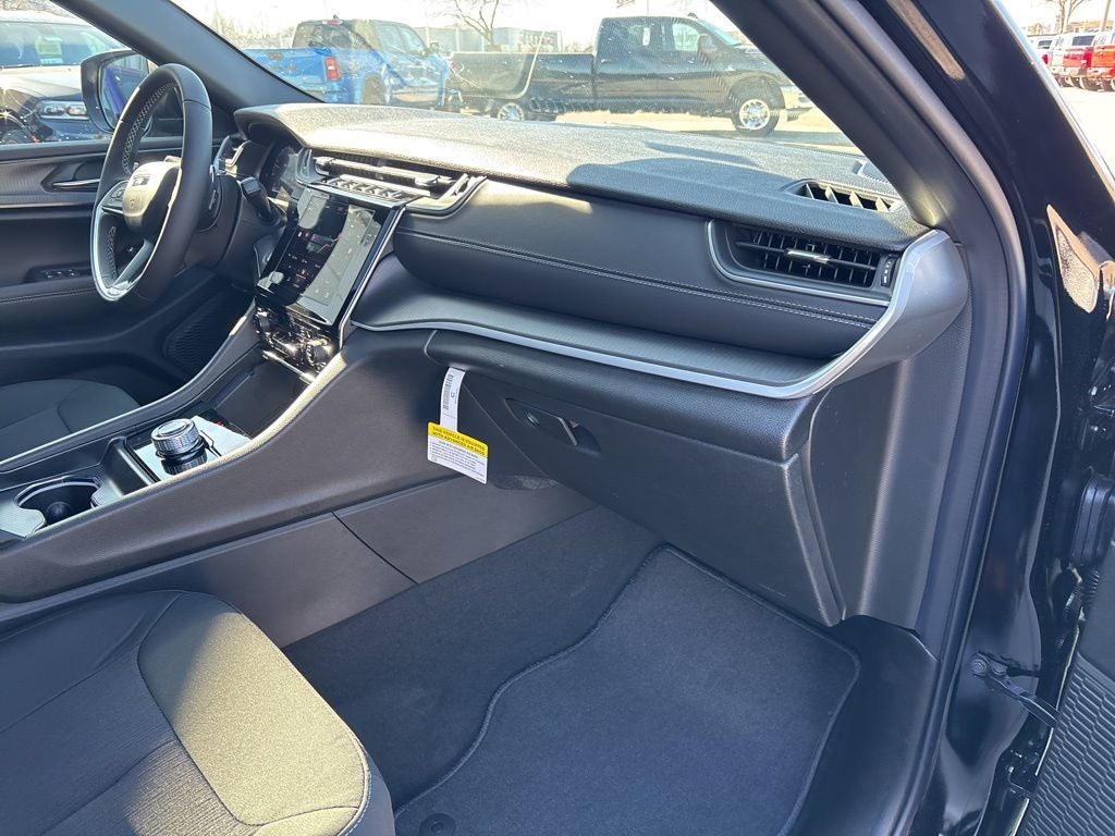 2026 Jeep Grand Cherokee Laredo