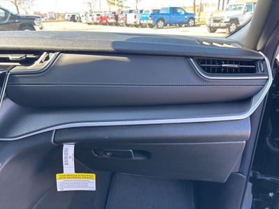 2026 Jeep Grand Cherokee Laredo