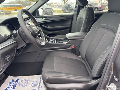 2026 Jeep Grand Cherokee Laredo