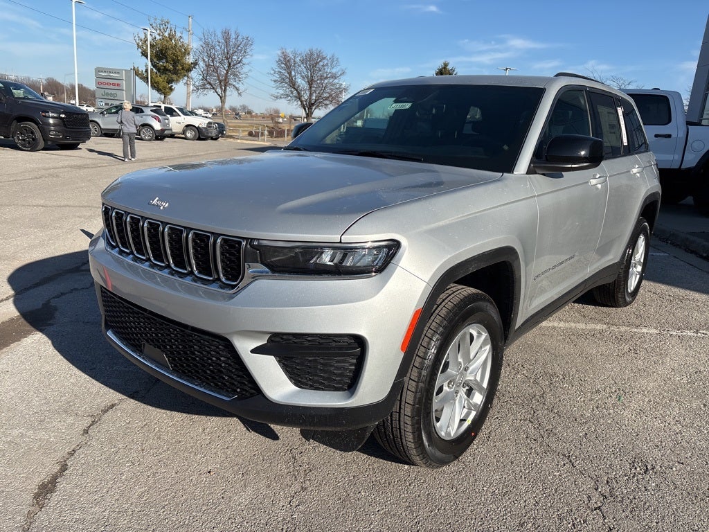 2026 Jeep Grand Cherokee Laredo