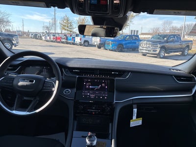 2026 Jeep Grand Cherokee Laredo