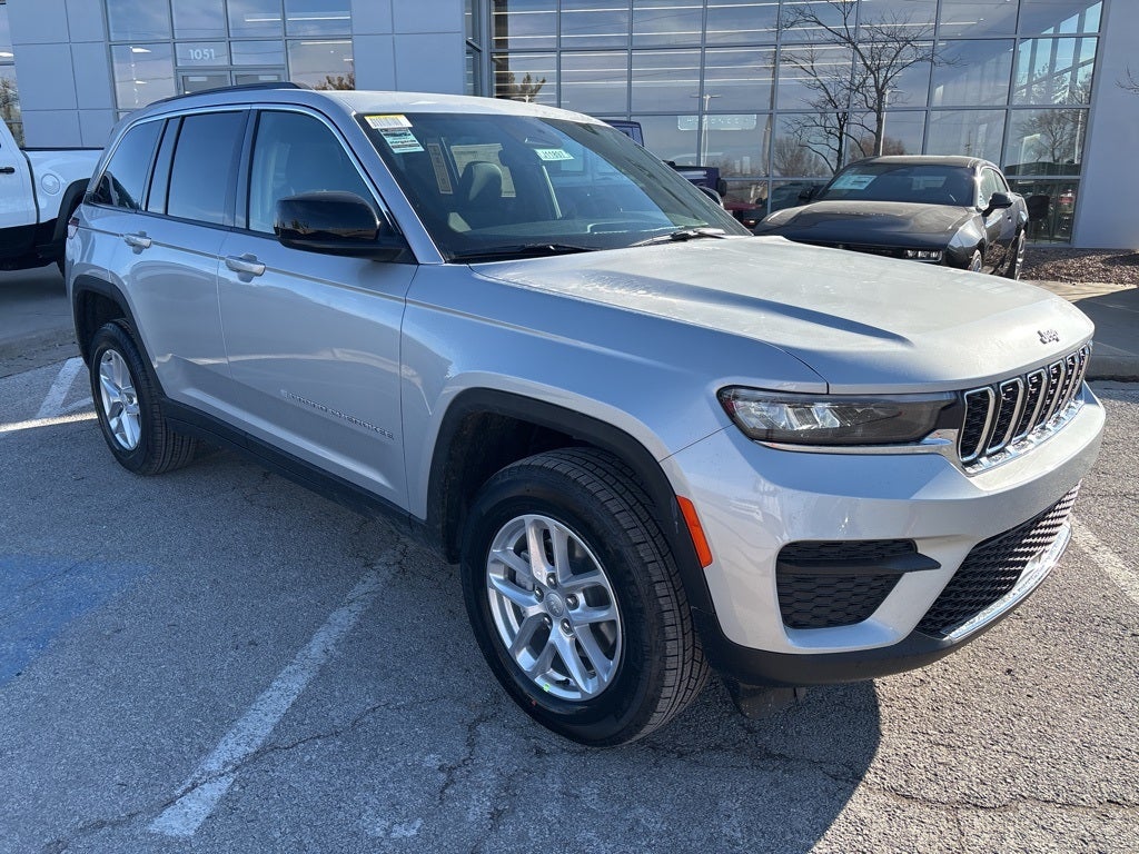 2026 Jeep Grand Cherokee Laredo