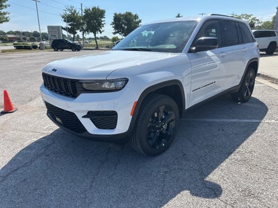2025 Jeep Grand Cherokee Laredo