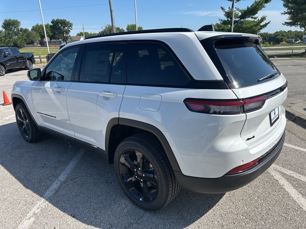 2025 Jeep Grand Cherokee Laredo