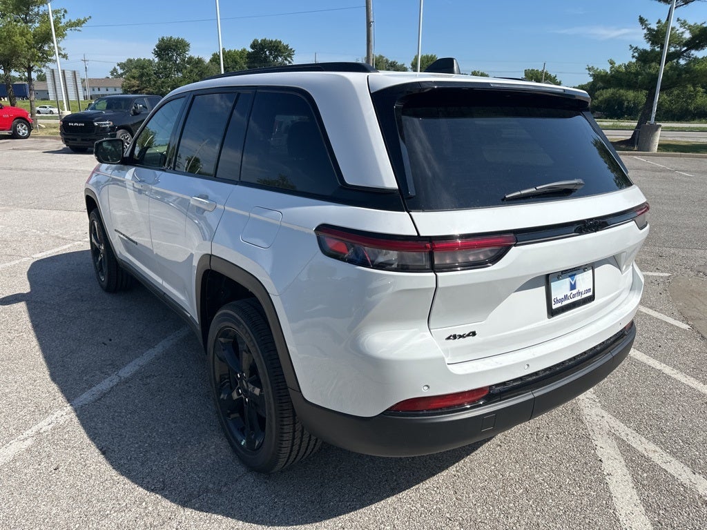 2025 Jeep Grand Cherokee Laredo