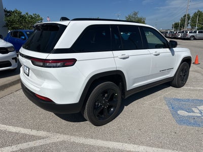 2025 Jeep Grand Cherokee Laredo