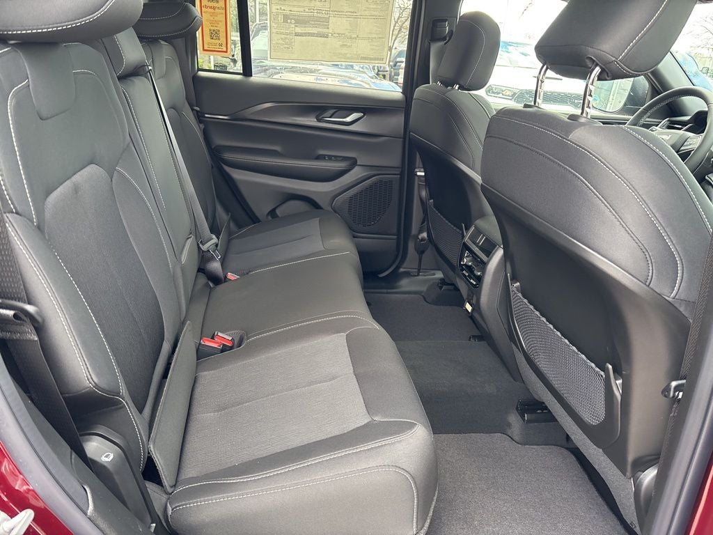 2026 Jeep Grand Cherokee Laredo