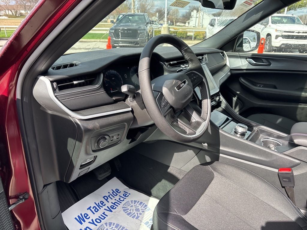 2026 Jeep Grand Cherokee Laredo