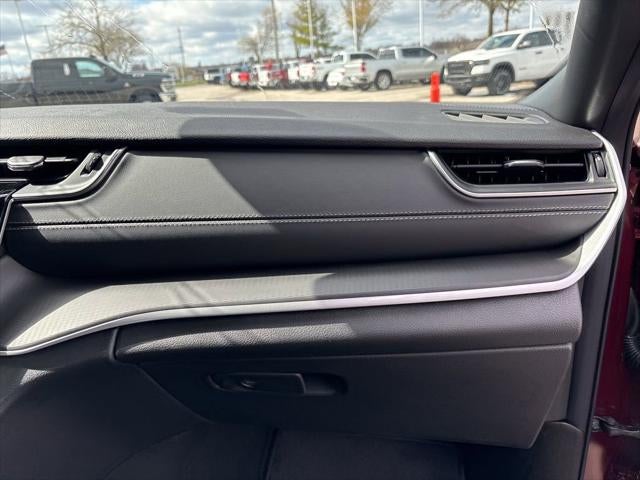 2026 Jeep Grand Cherokee GRAND CHEROKEE LAREDO X 4X4