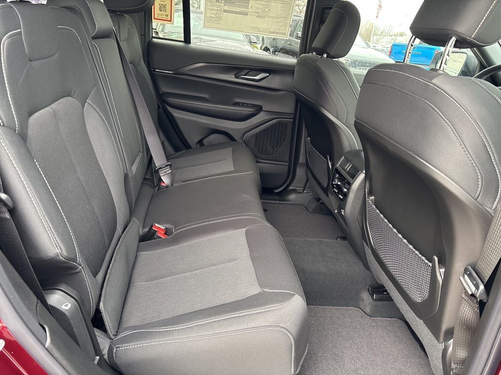 2026 Jeep Grand Cherokee Laredo