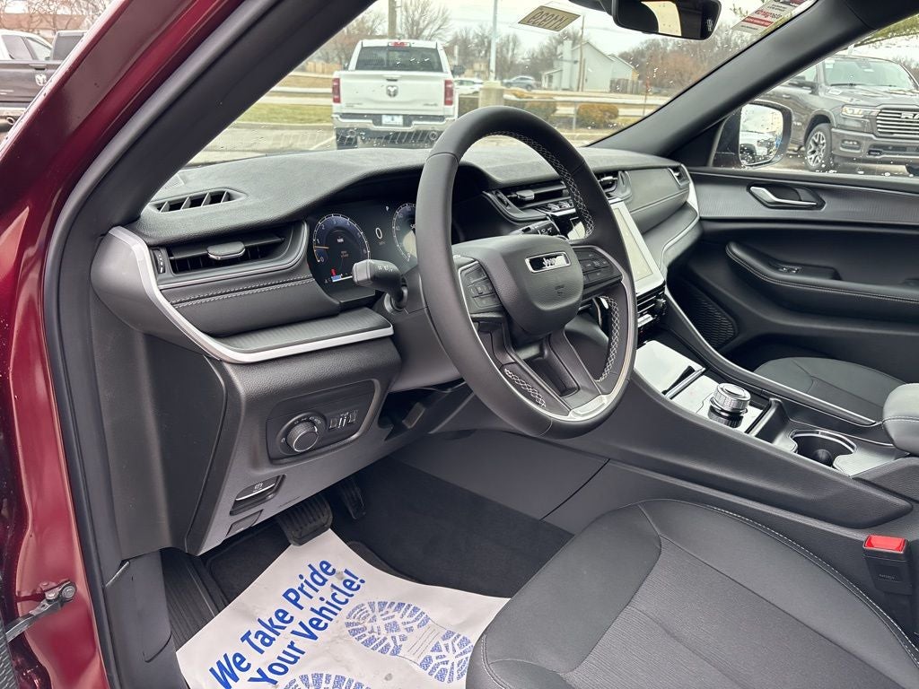 2026 Jeep Grand Cherokee Laredo