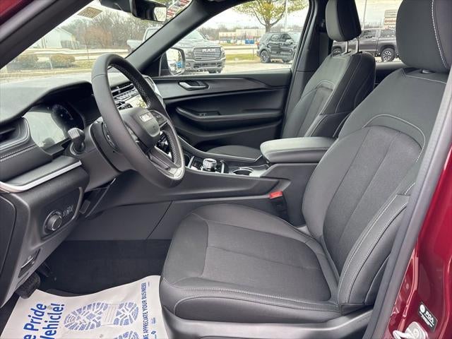 2026 Jeep Grand Cherokee GRAND CHEROKEE LAREDO 4X4