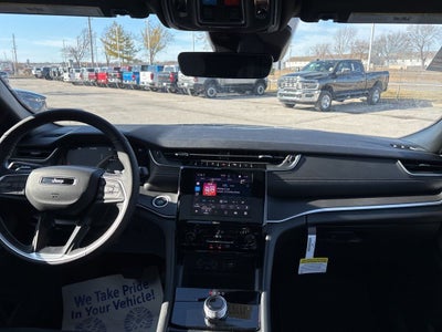 2026 Jeep Grand Cherokee Laredo